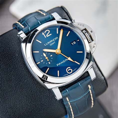 panerai luminor gmt 42mm